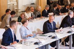 [VIDEO] Europa zjednoczona wokół bezpieczeństwa. Spotkanie w Paryżu 30 zachodnich przywódców dotyczącym pokoju i bezpieczeństwa Ukrainy