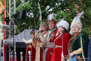 [VIDEO] Obchody Święta Narodowego Trzeciego Maja z udziałem pary prezydenckiej