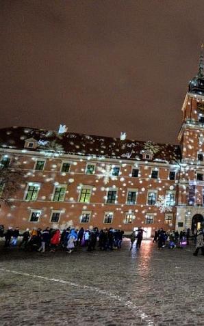 Warszawa już lśni świątecznie