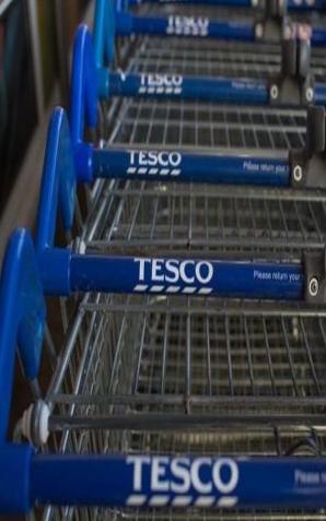 Na początku 2018 roku Tesco zamknie trzy kolejne supermarkety
