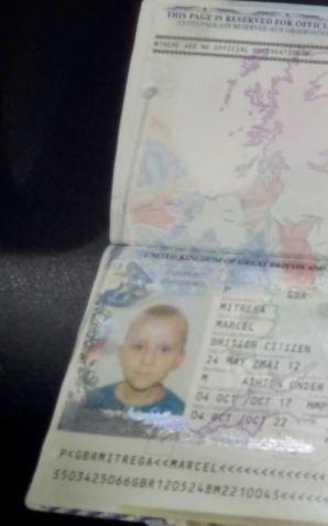 Dwa paszporty brytyjskie oraz polskie prawo jazdy nielegalnie wyłudził Piotr Mitręga zwolniony z funkcji menadżera po ataku nożownika w klubie Bliss w Manchesterze. Czy sfałszował też tam policyjny dokument?