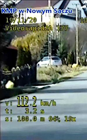 [VIDEO] 16 punktów karnych w dwie minuty. Wykroczenia młodej kierującej nagrał wideorejestrator sądeckiej grupy Speed