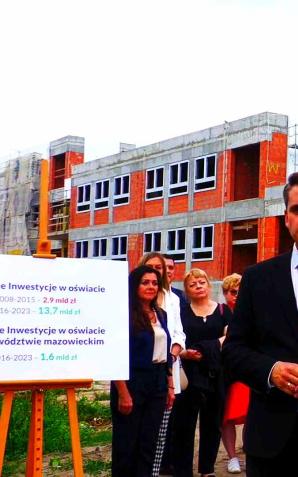 [VIDEO] Kolejna inwestycja w infrastrukturę edukacyjną ze wsparciem rządowym – budowa kompleksu szkolno-przedszkolnego w Ostrowi Mazowieckiej