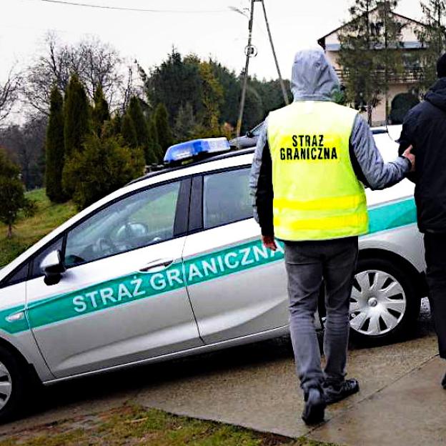 Zarzuty dla członków międzynarodowej grupy przestępczej. Wystawiały obywatelom Ukrainy fikcyjne zaproszenia