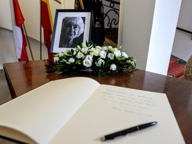 Księga kondolencyjna poświęcona pamięci Danuty Szaflarskiej