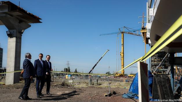 Premier Mateusz Morawiecki i minister Andrzej Adamczyk o dużych inwestycjach na kolei